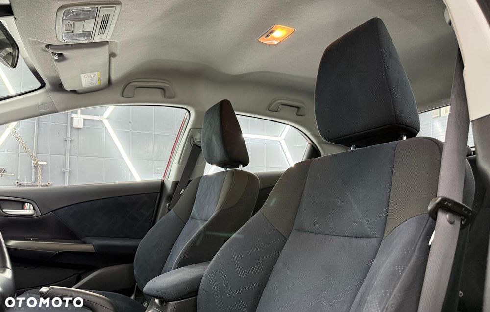 Honda Civic 1.8 i-VTEC Sport - 22