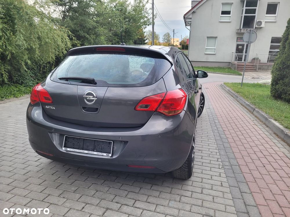 Opel Astra 1.6 Innovation - 18