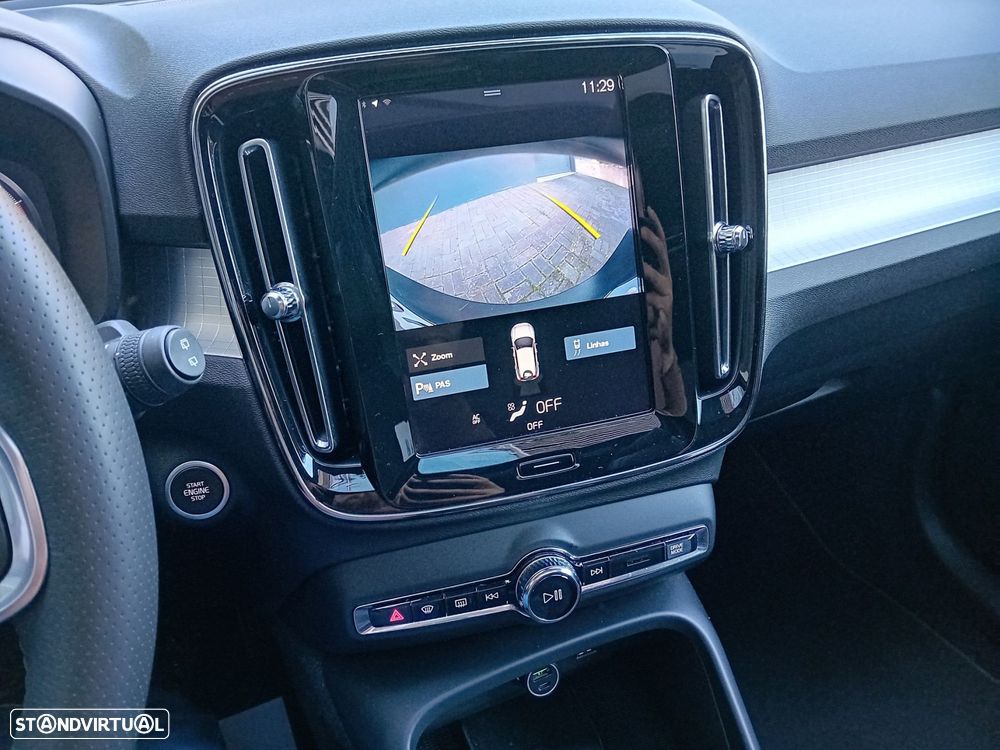 Volvo XC 40 1.5 T3 Momentum Tech Edition - 19