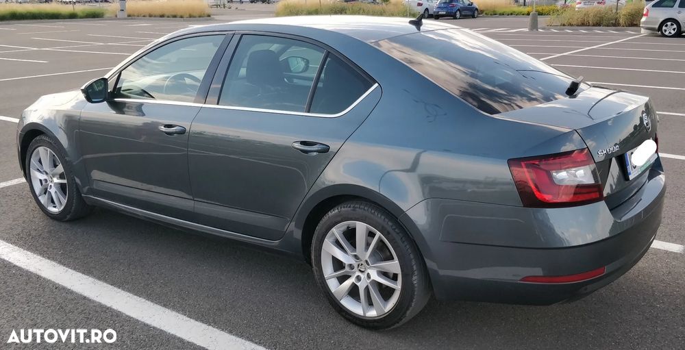 Skoda Octavia 2.0 TDI DSG Style - 7