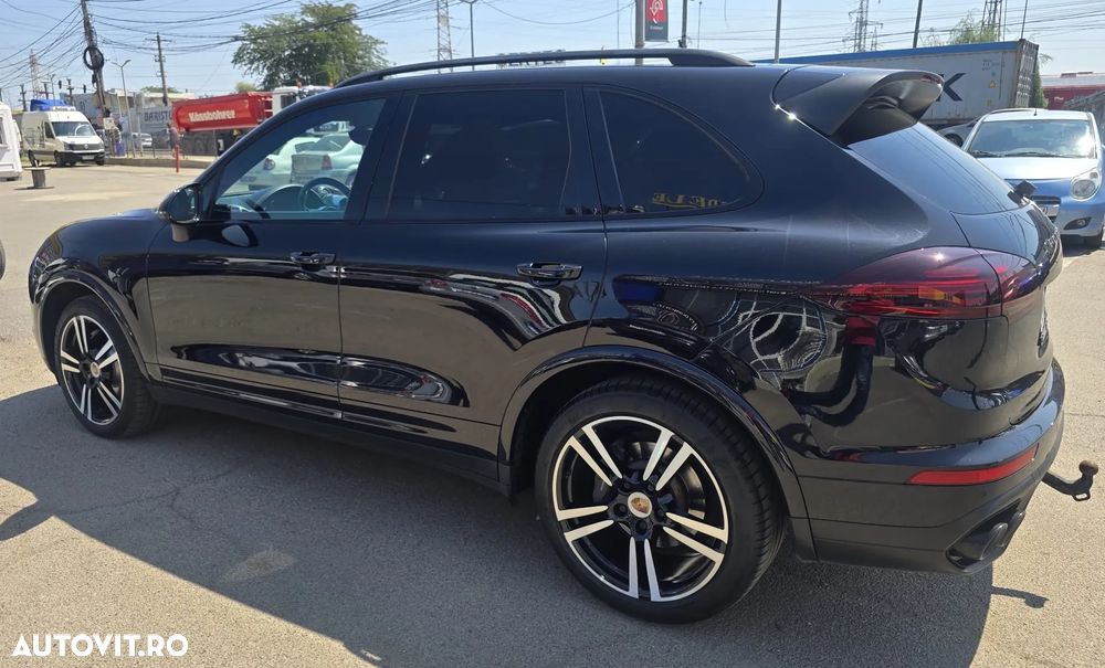 Porsche Cayenne 3.0 L - 5