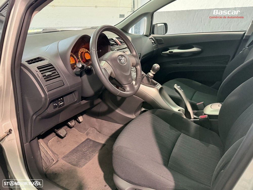 Toyota Auris 1.4 D-4D AC - 8