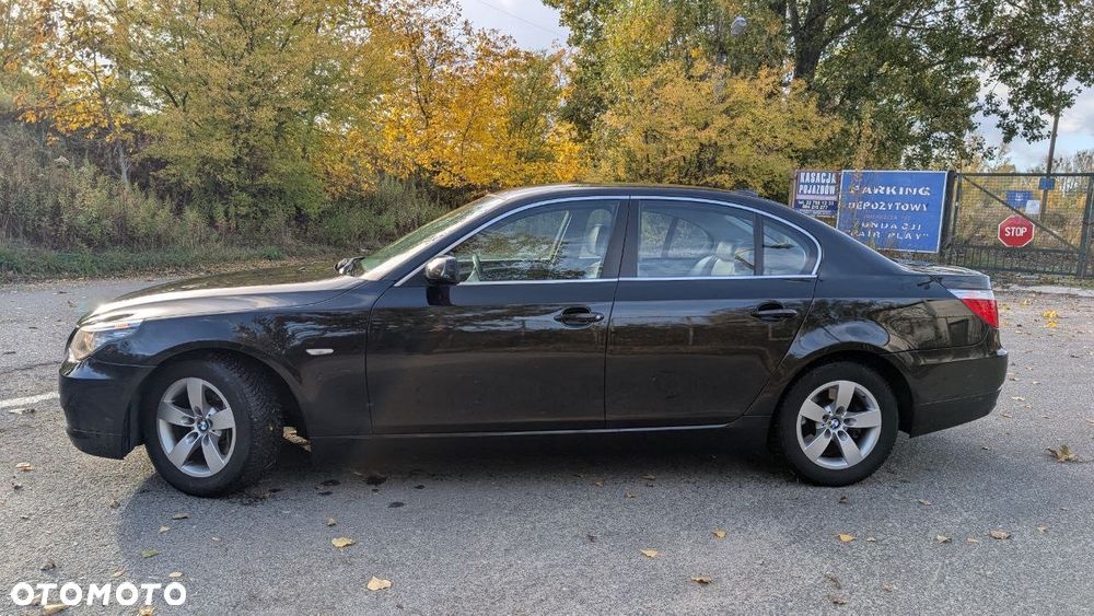 BMW Seria 5 525d - 9