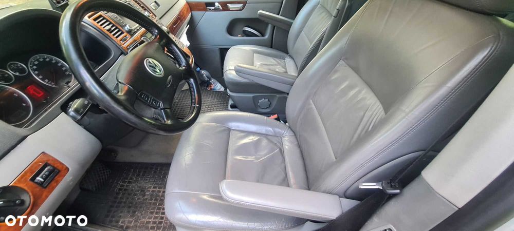 Volkswagen Multivan - 3