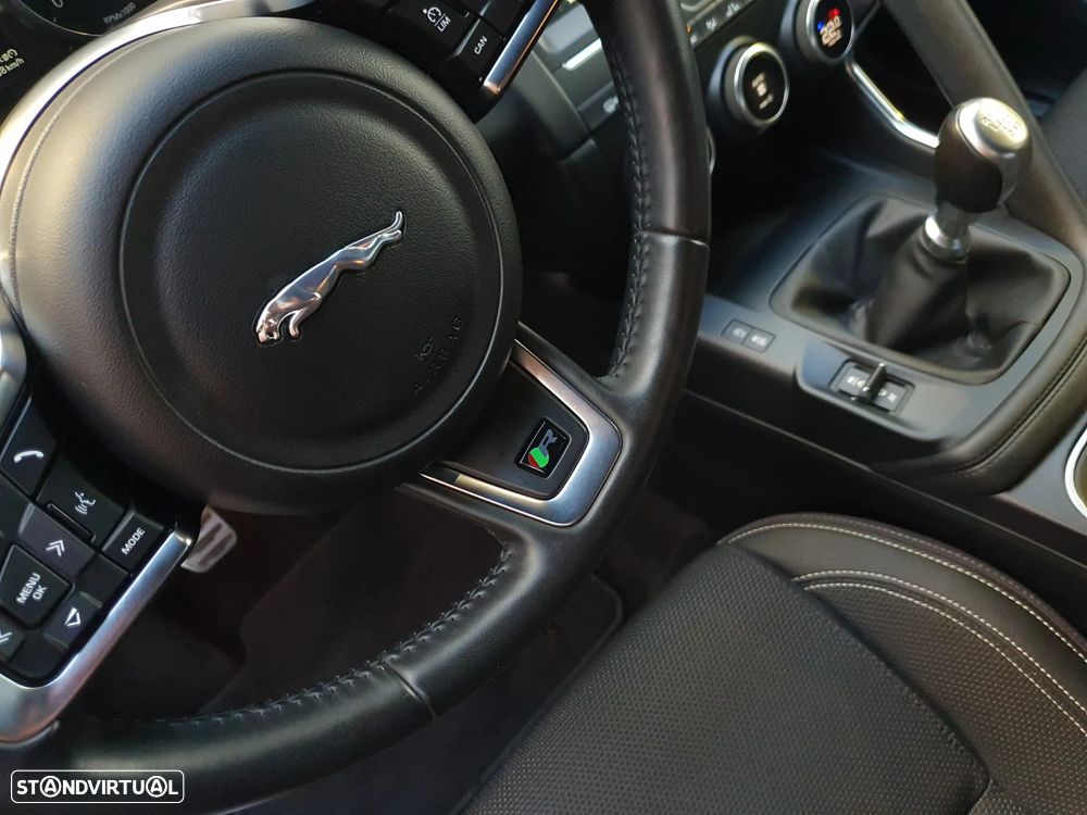 Jaguar E-Pace 2.0 i4D R-Dynamic S - 14