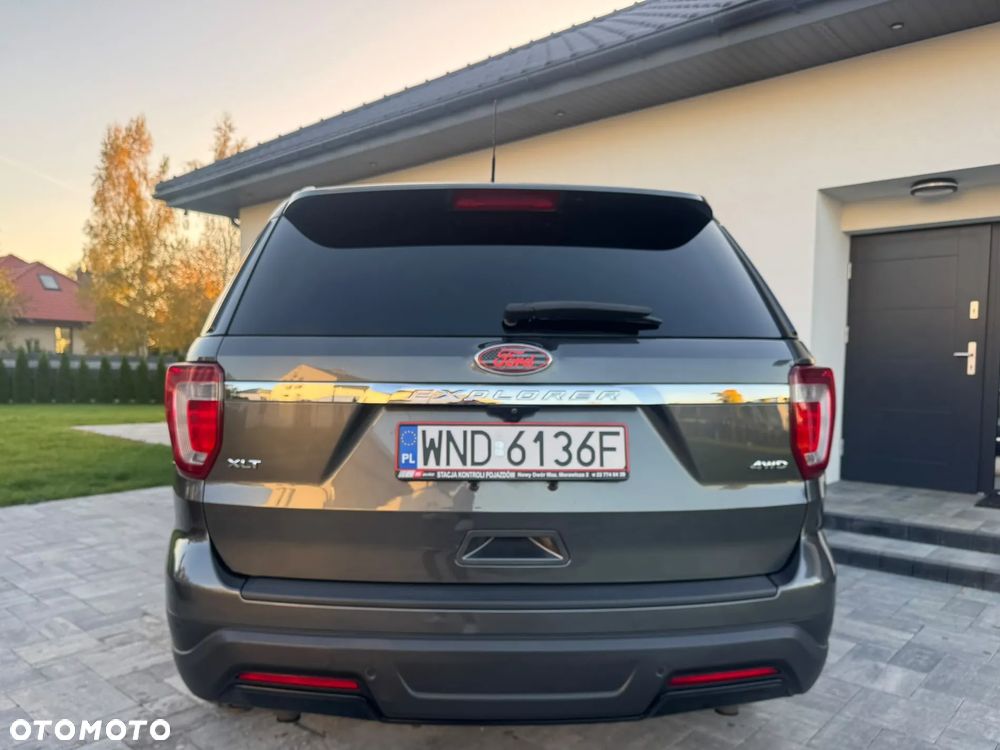 Ford Explorer - 30
