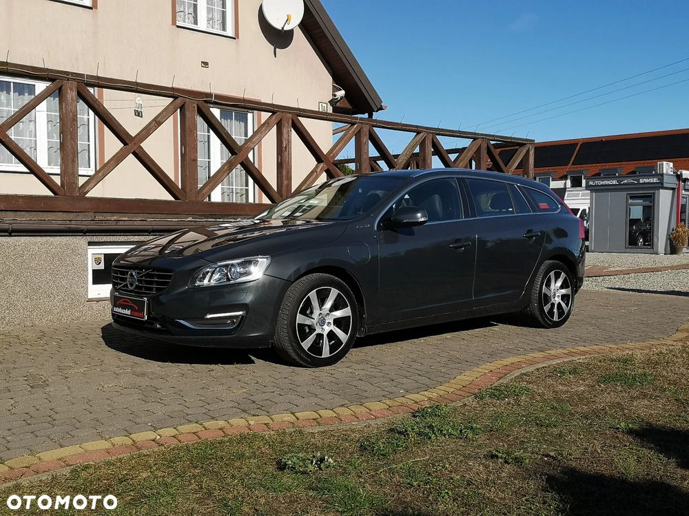 Volvo V60 D6 AWD Plug-in Hybrid Summum - 2
