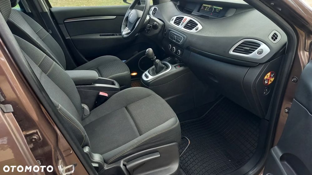 Renault Grand Scenic - 11