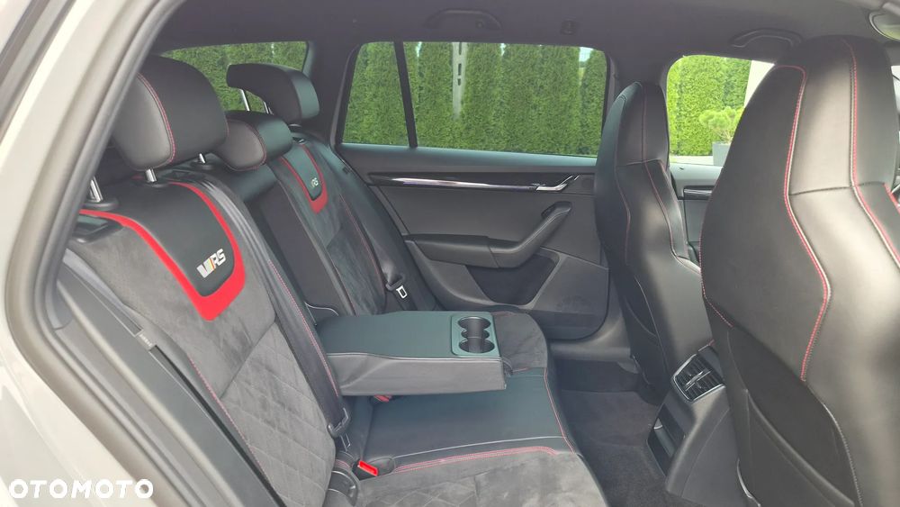 Skoda Octavia 2.0 TDI DSG RS - 21