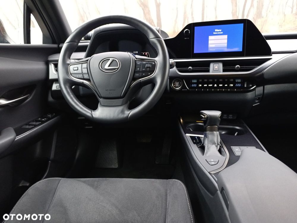 Lexus UX - 22