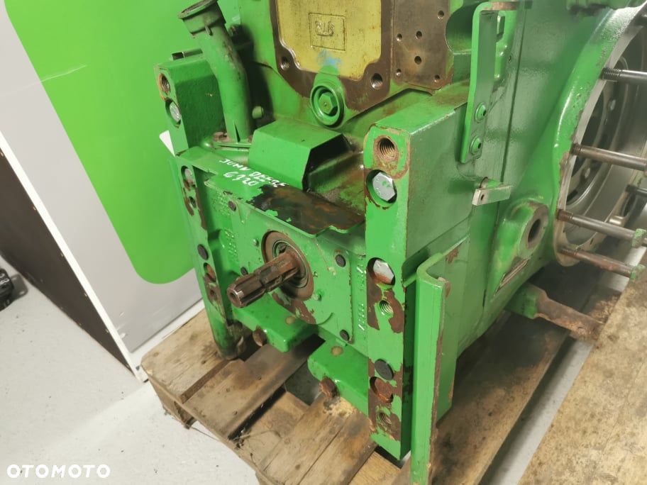 John Deere 6220 {WOM tylny z obudową L153497} - 3