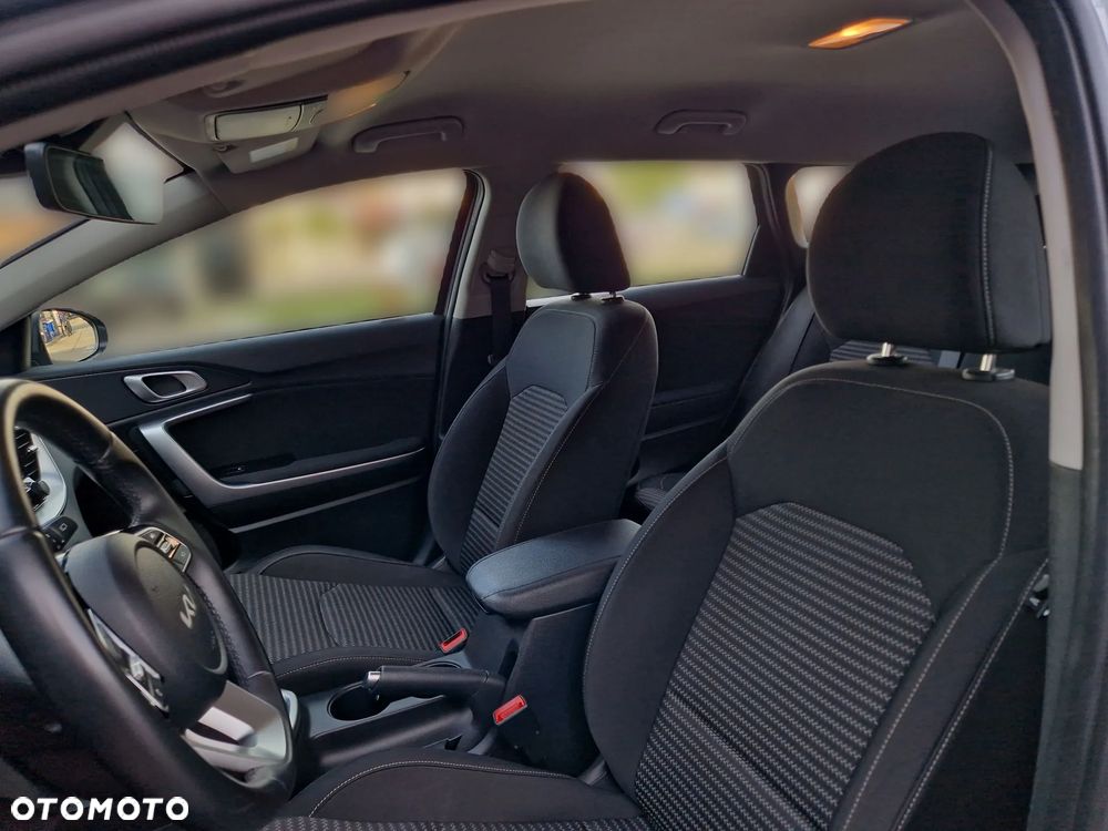 Kia Ceed 1.5 T-GDI M - 11