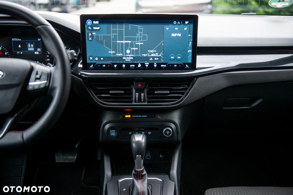 Ford Focus 1.0 EcoBoost mHEV ST-Line Design - 34
