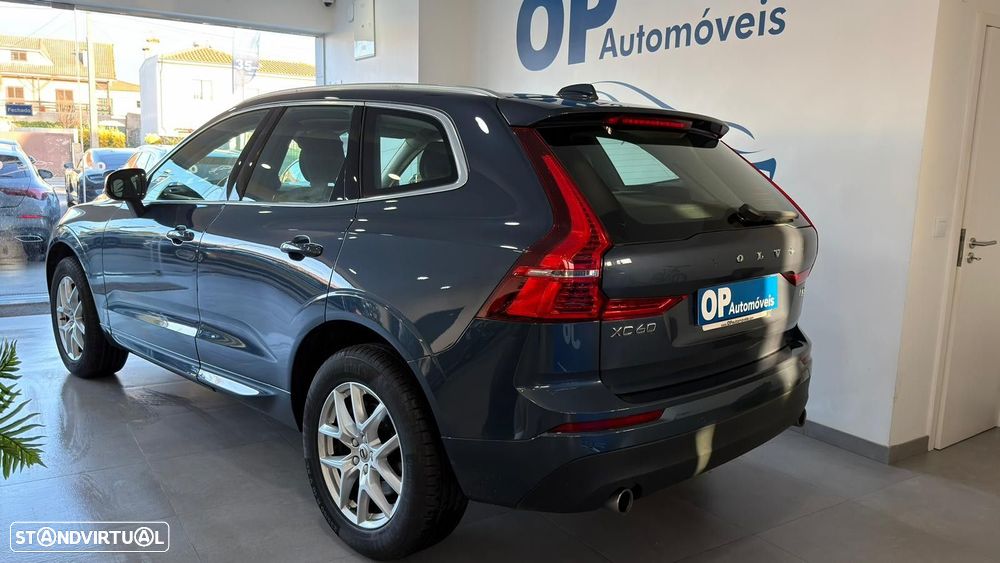 Volvo XC 60 2.0 B4 Momentum Plus Geartronic - 3
