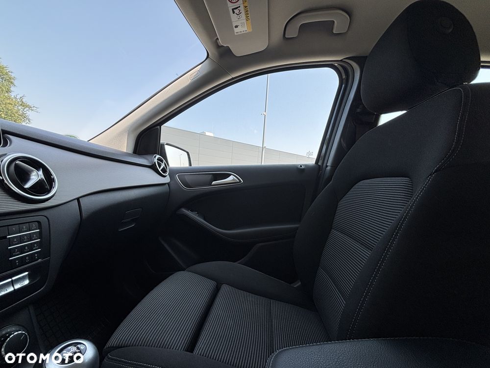 Mercedes-Benz Klasa B 180 d BlueEFFICIENCY Edition Style - 10