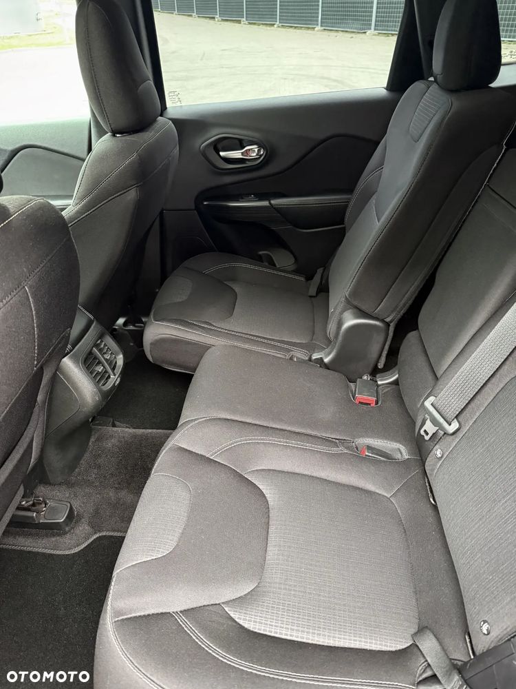 Jeep Cherokee 2.0 MJD Active Drive I Longitude - 23