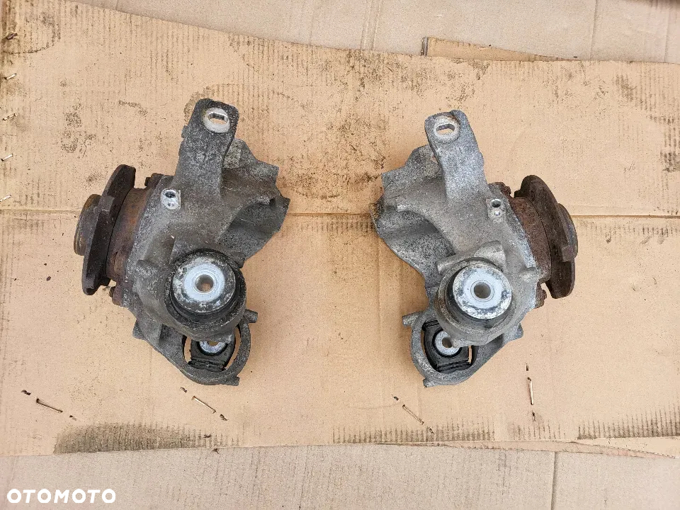 ZROTNICA PRAWY LEWY TYL AUDI A8 D4 - 2