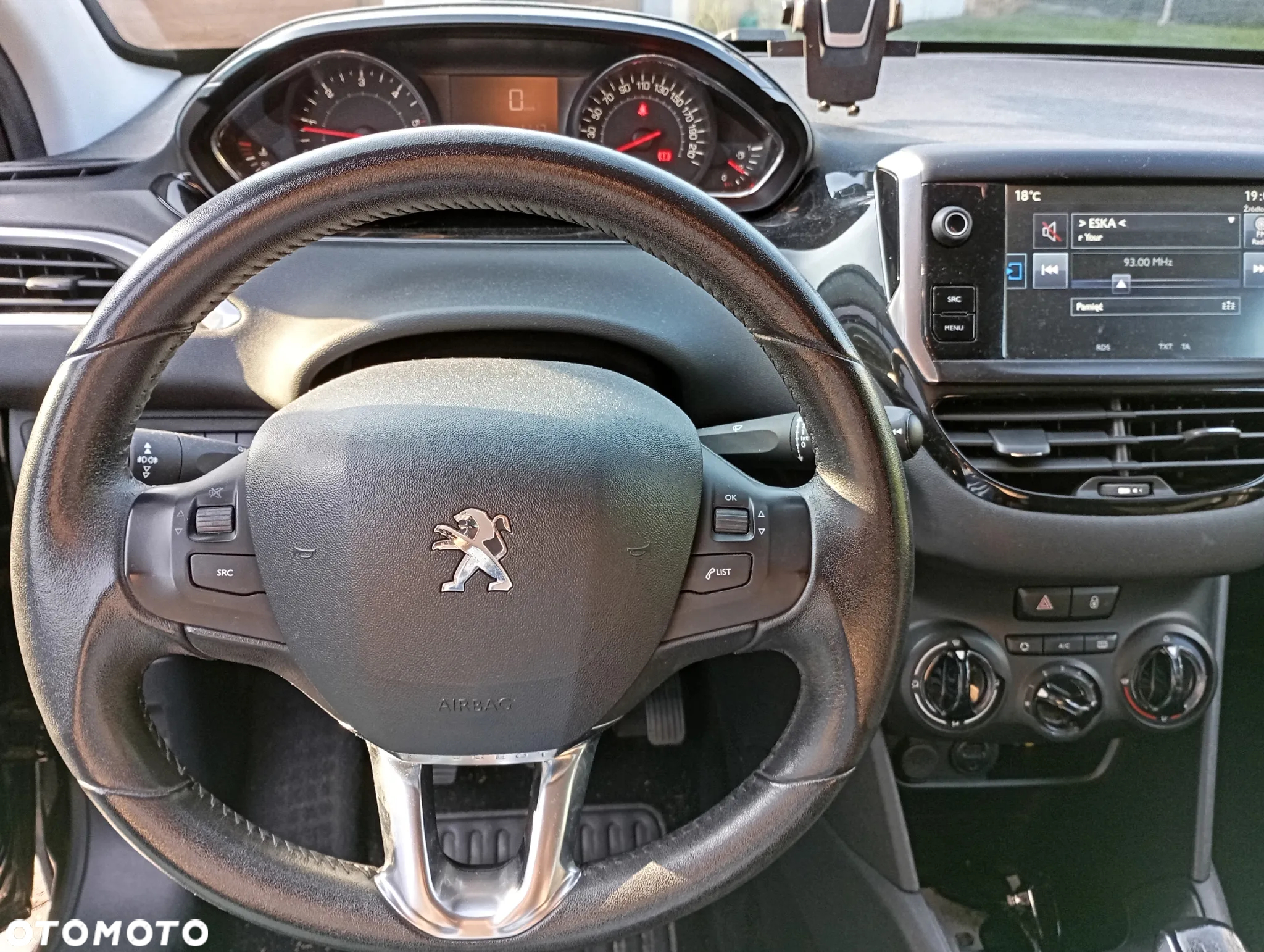 Peugeot 208 e-HDi 92 Stop&Start Style - 13