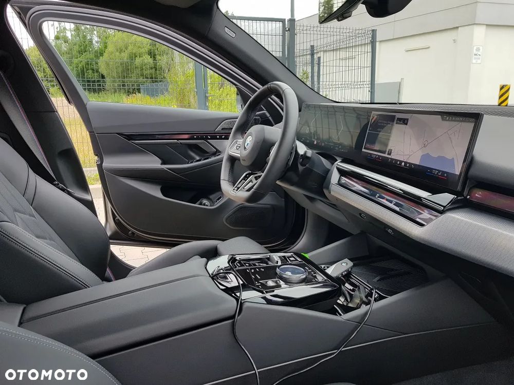 BMW Seria 5 540d xDrive mHEV M Sport - 23
