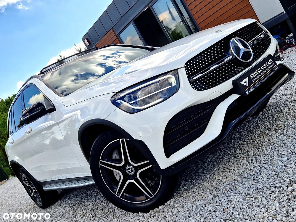 Mercedes-Benz GLC 300 de 4Matic 9G-TRONIC AMG Line Plus - 39