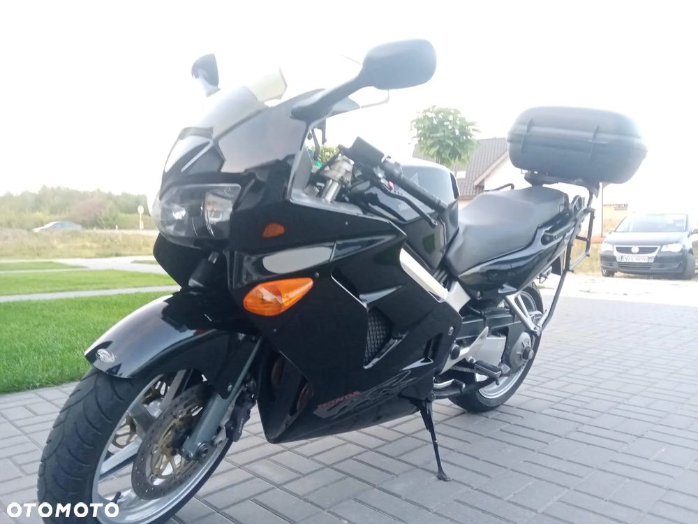 Honda VFR - 6
