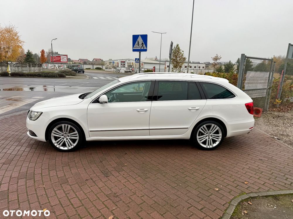 Skoda Superb 2.0 TDI DSG Exclusive - 25