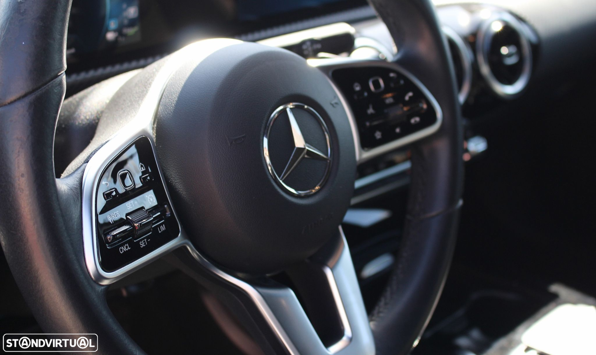 Mercedes-Benz A 250 e Style Plus - 23
