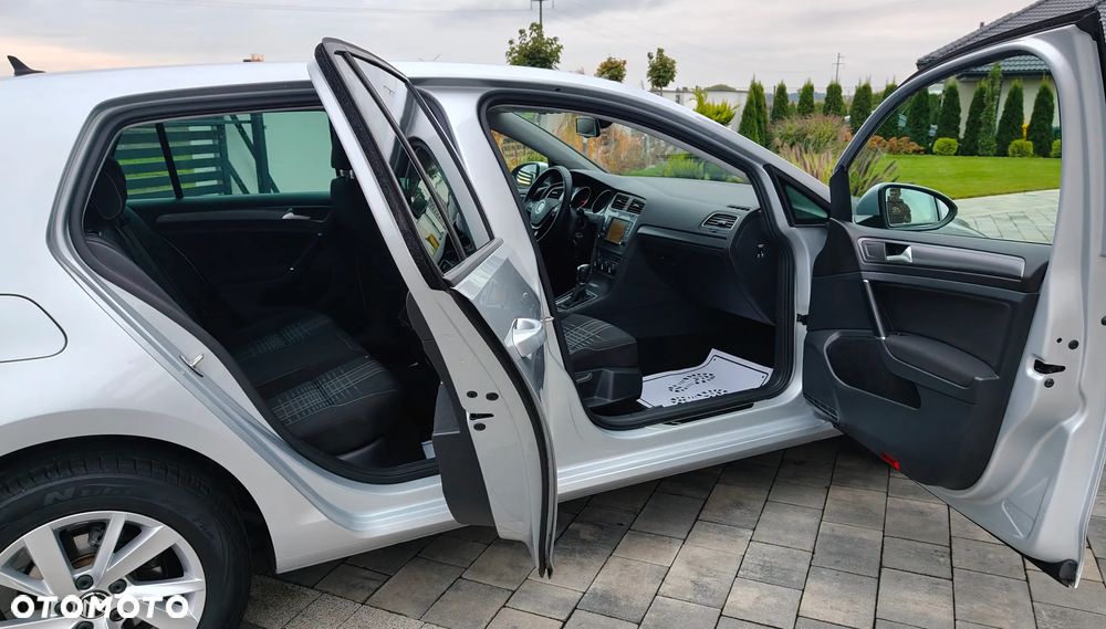 Volkswagen Golf 1.6 TDI BlueMotion Technology DSG Lounge - 23