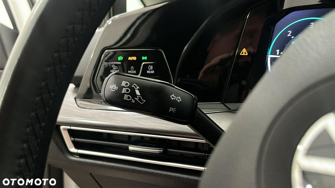 Volkswagen Golf - 26