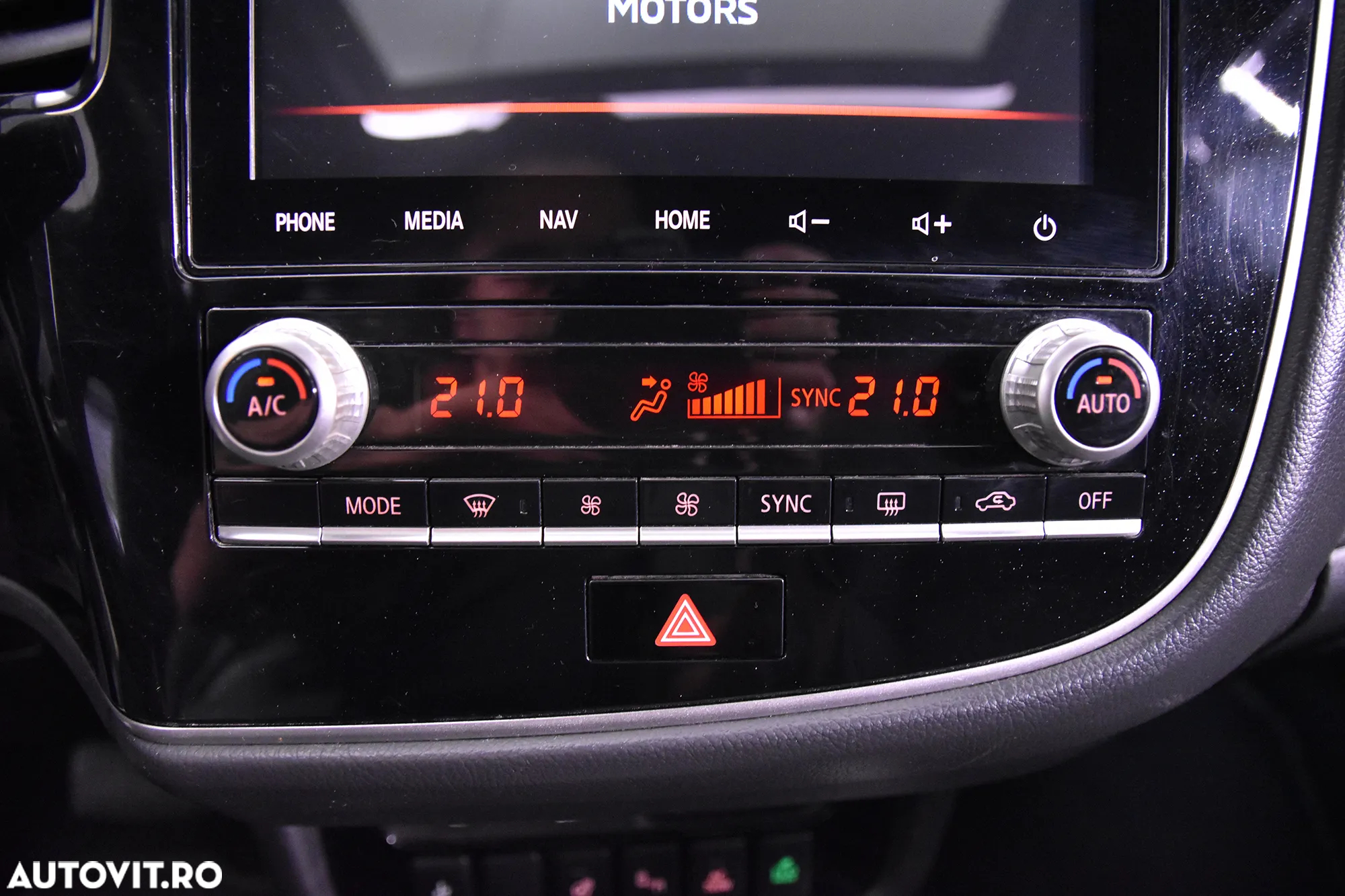 Mitsubishi Outlander - 19