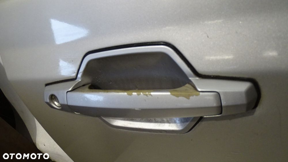 DRZWI PRAWY PRZÓD HYUNDAI TERRACAN  YK WARM SILVER - 5