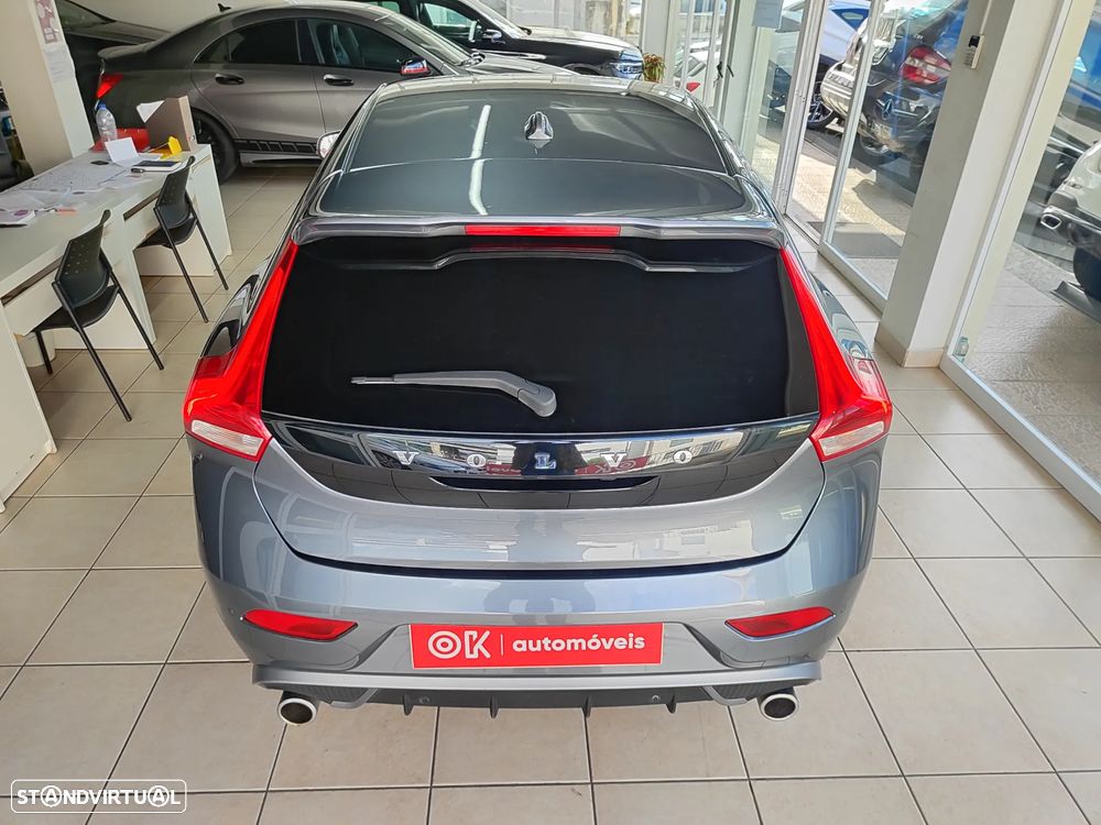 Volvo V40 2.0 D3 R-Design - 13