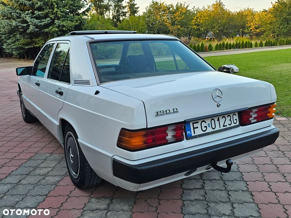 Mercedes-Benz W201 (190) - 2