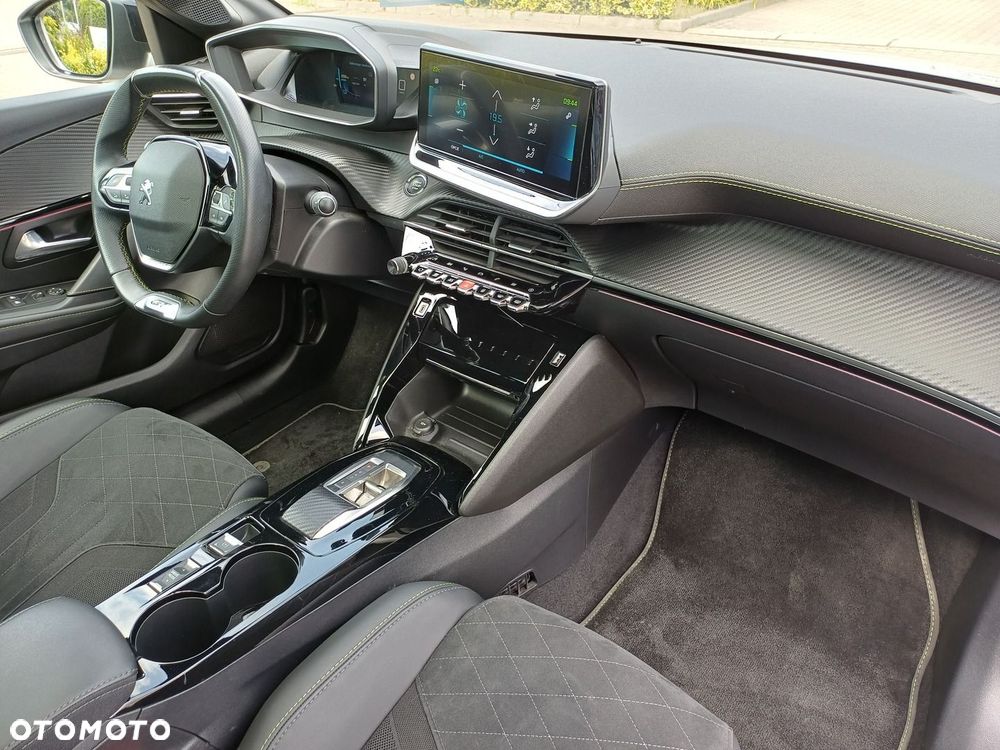 Peugeot 208 - 14