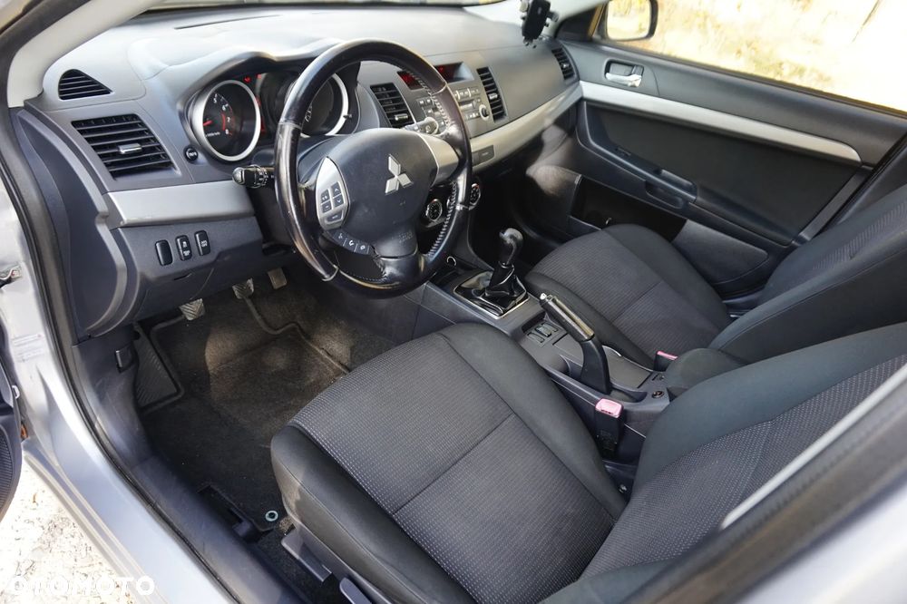 Mitsubishi Lancer - 23