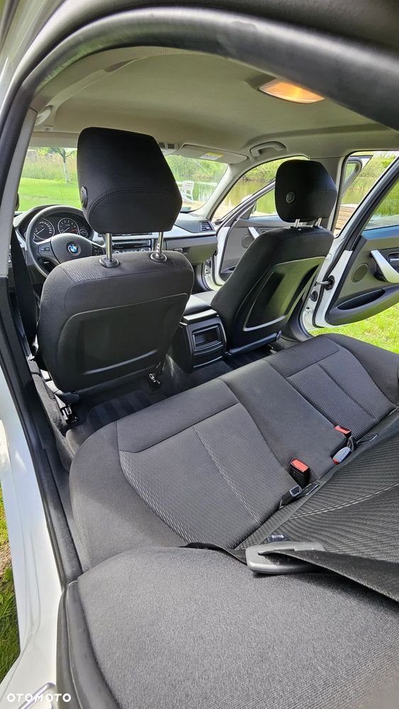 BMW Seria 3 318i - 12