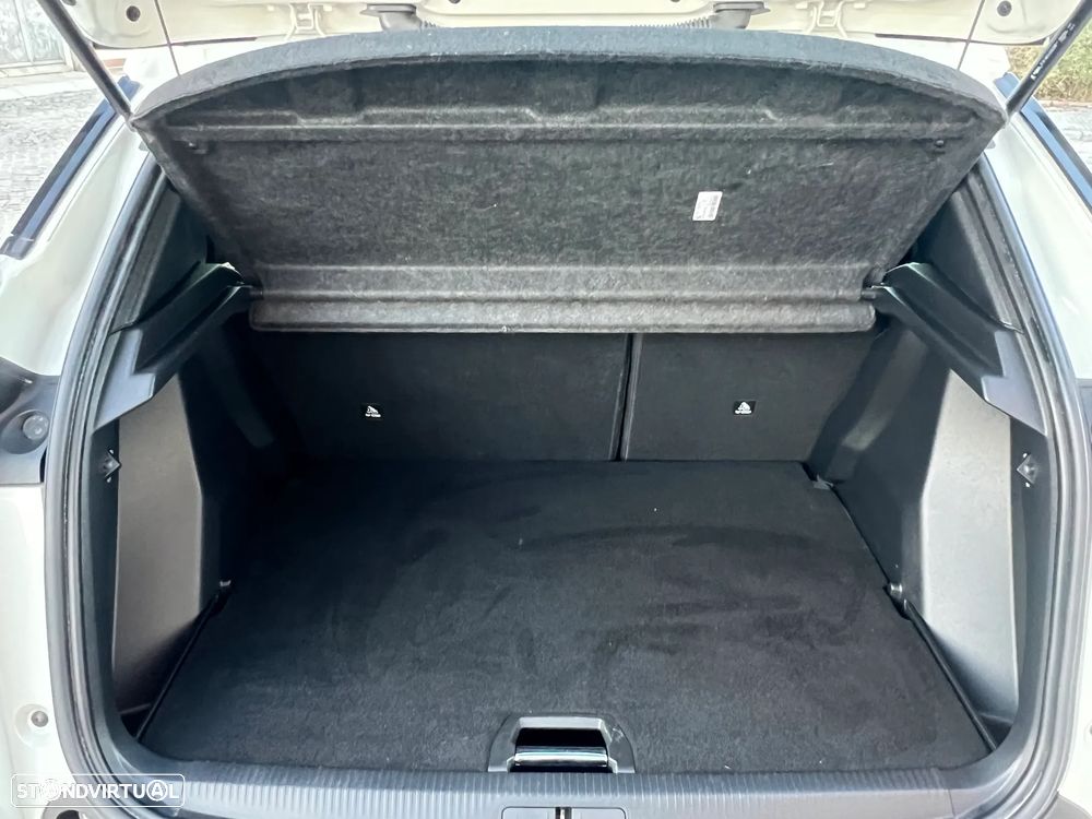 Peugeot 2008 1.2 PureTech Allure - 22