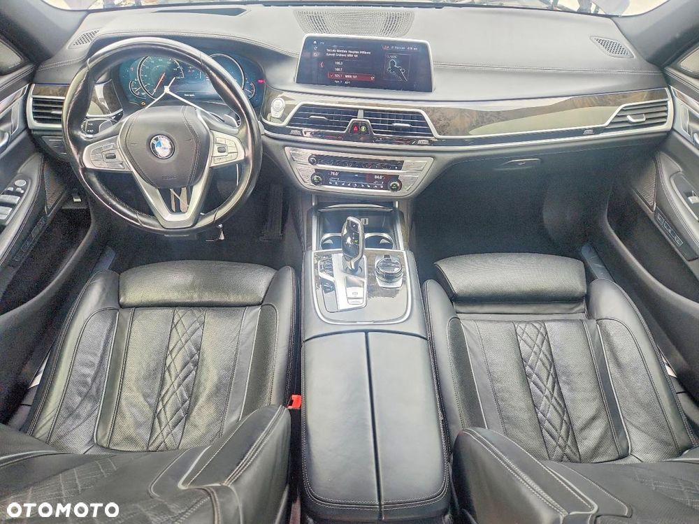 BMW Seria 7 750i xDrive - 10