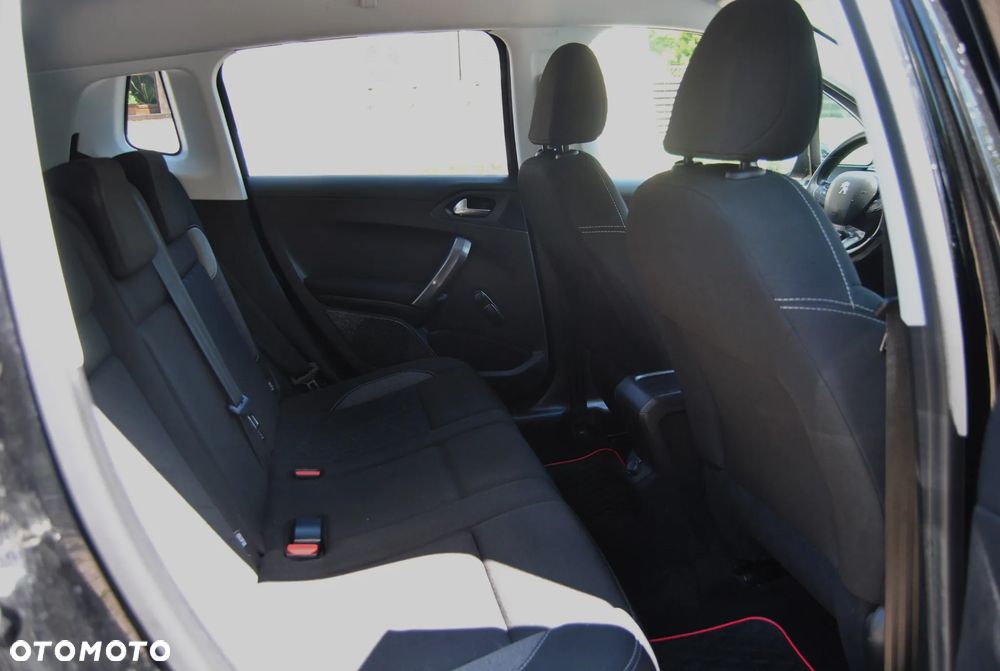 Peugeot 2008 - 8
