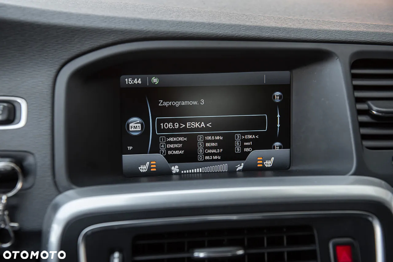 Volvo V60 D5 R-Design - 22