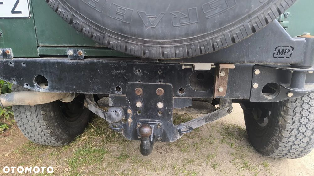 Land Rover Defender 90 Style - 13