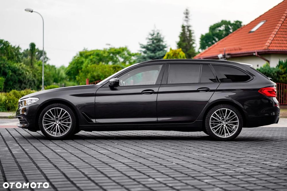 BMW Seria 5 520d Sport Line - 1