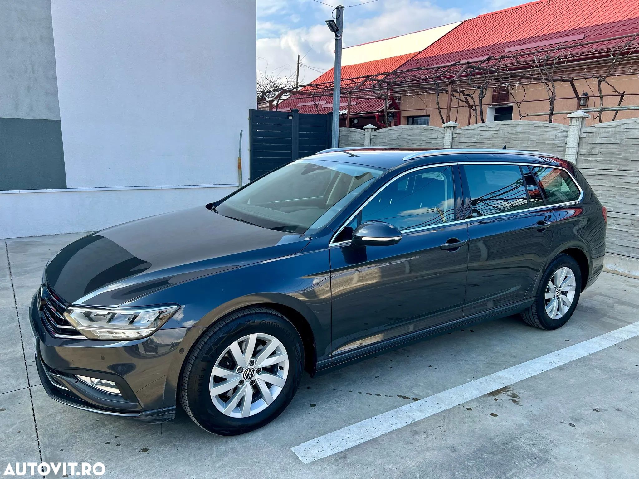 Volkswagen Passat Variant 2.0 TDI SCR DSG Business - 1