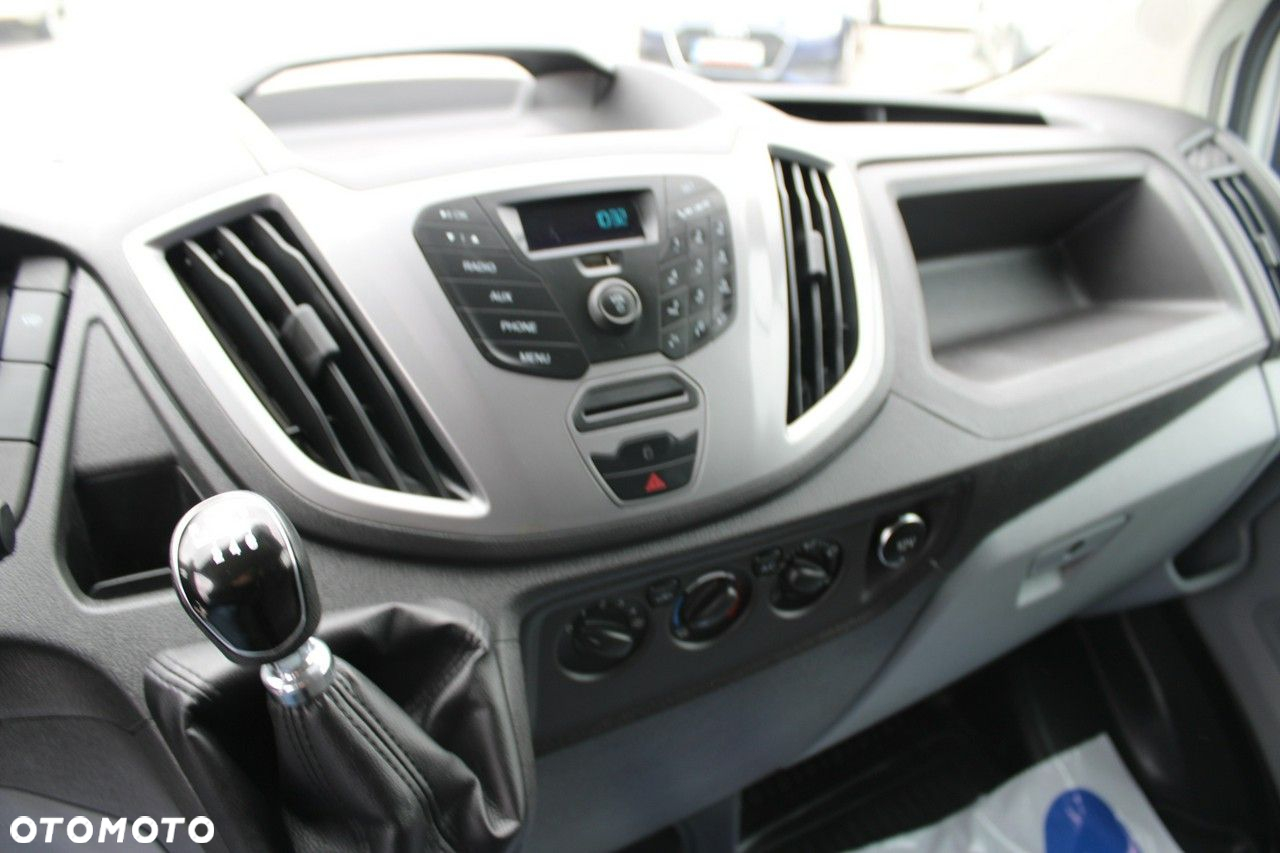 Ford Transit - 18