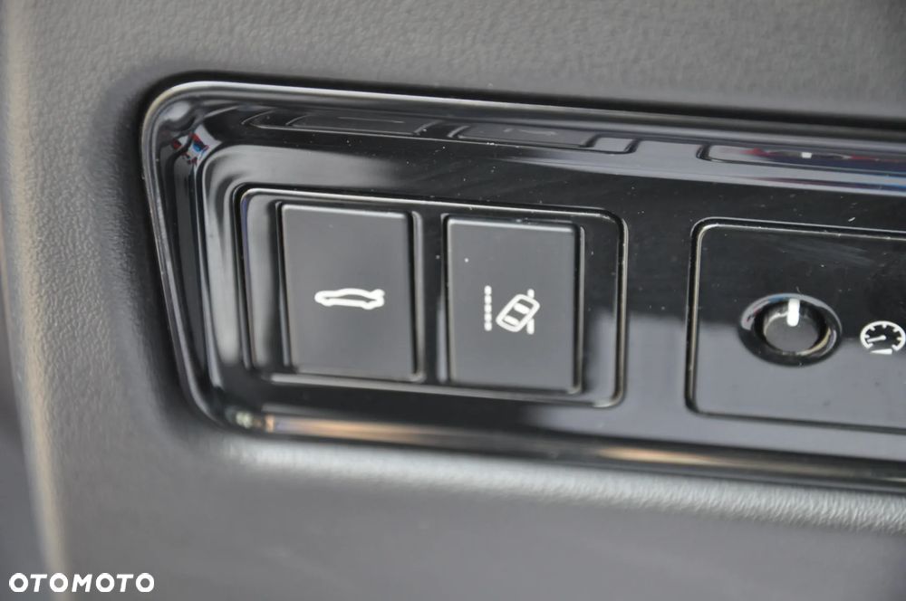 Jaguar XE 2.0 D AWD R-Sport - 39