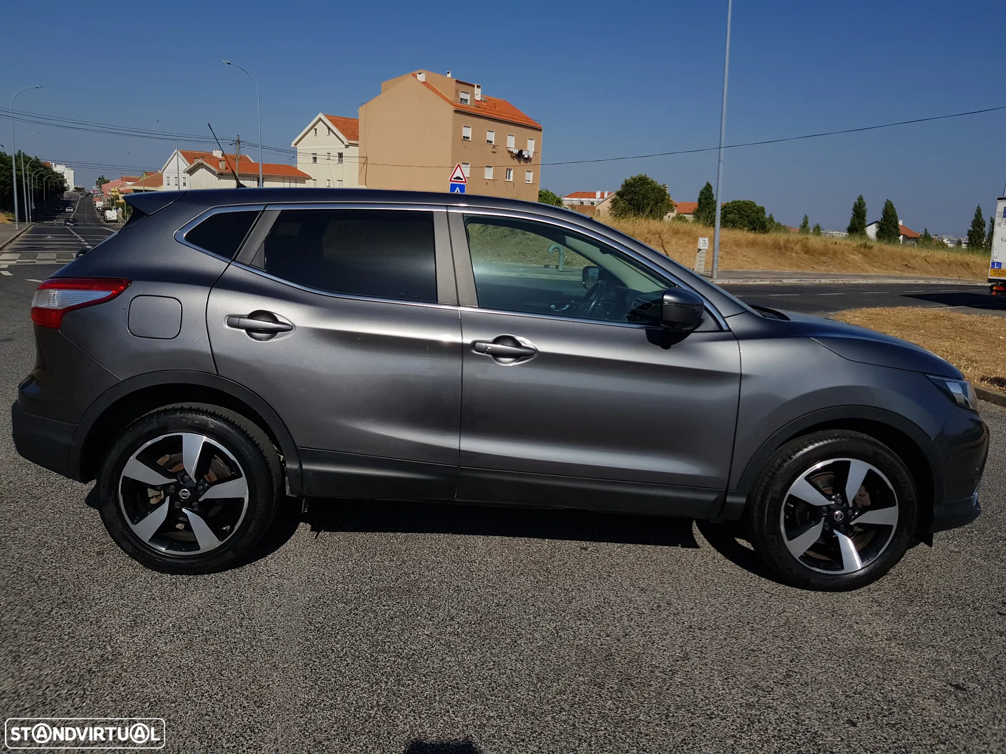 Nissan Qashqai 1.6 dCi 360 Xtronic - 12