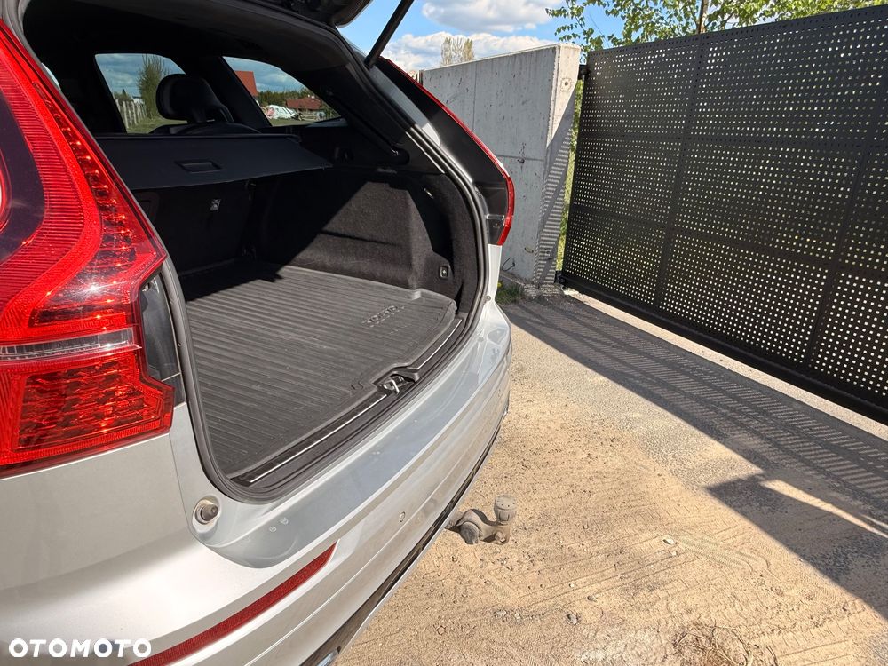 Volvo XC 60 D5 AWD R-Design - 7