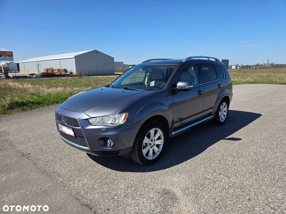 Mitsubishi Outlander - 1