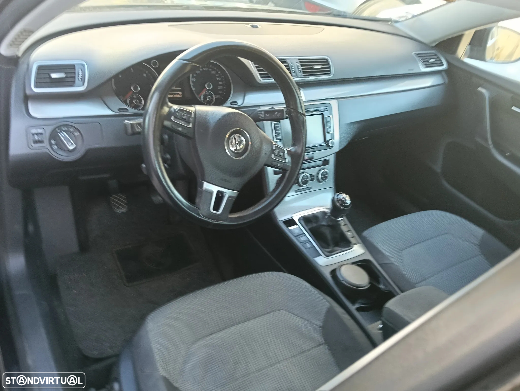 VW Passat 1.6 TDI BlueMotion - 13