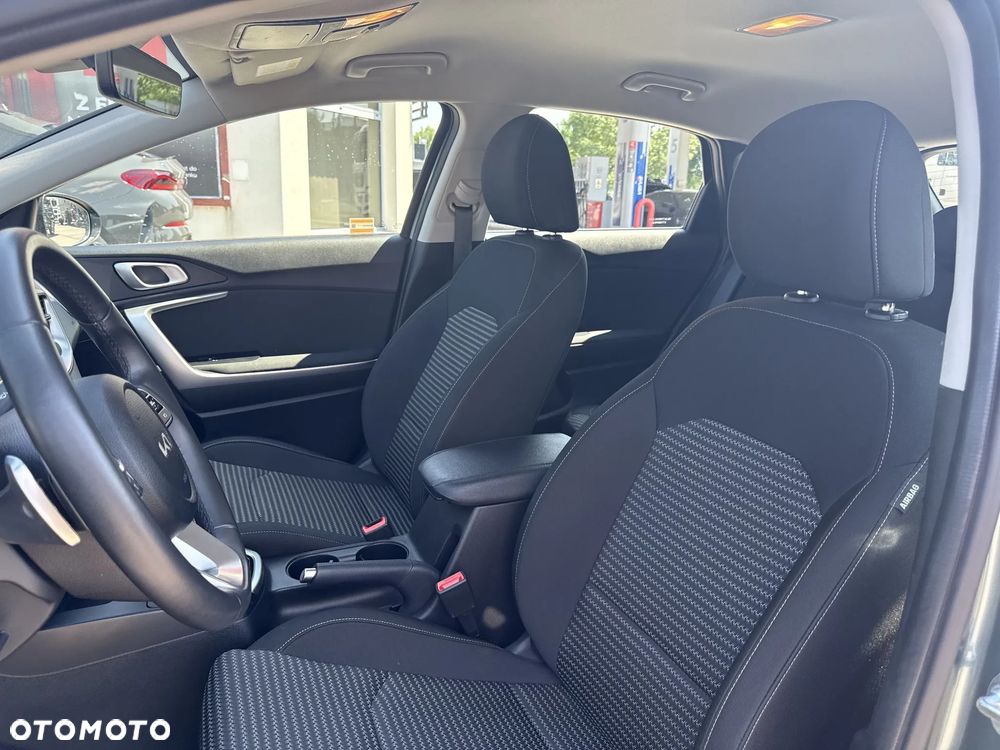 Kia Ceed 1.5 T-GDI M DCT - 11